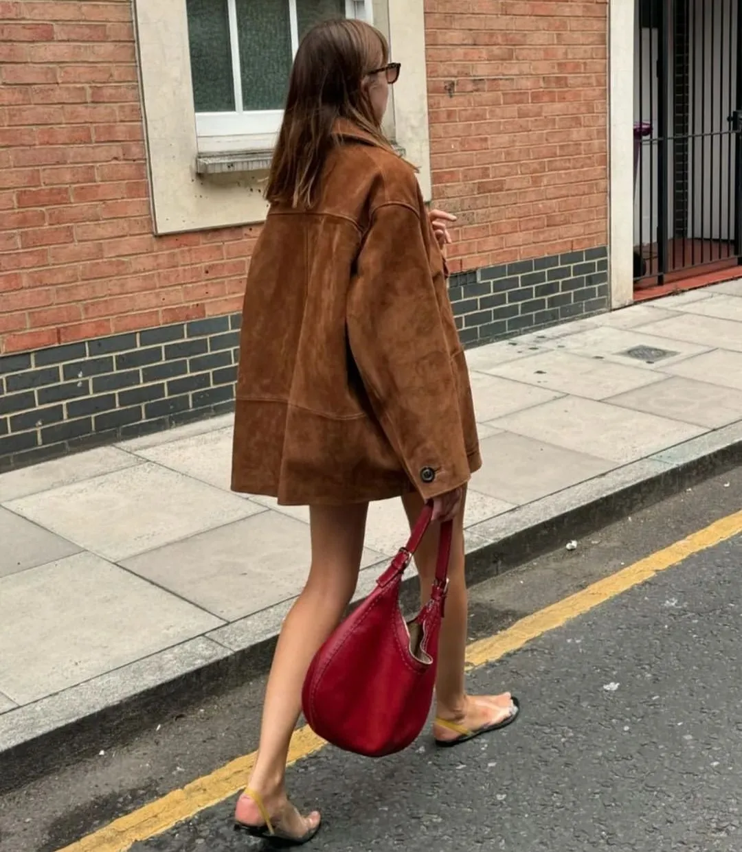 Trending Minimalist Fall Looks: Must-Have Styles On 2024