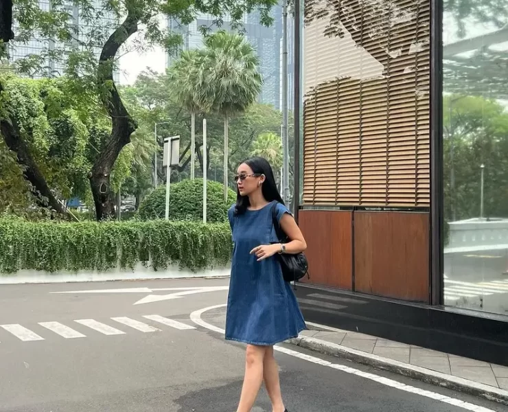 Denim Dress, Done Right: 7 Chic Ways to Wear It in 2024