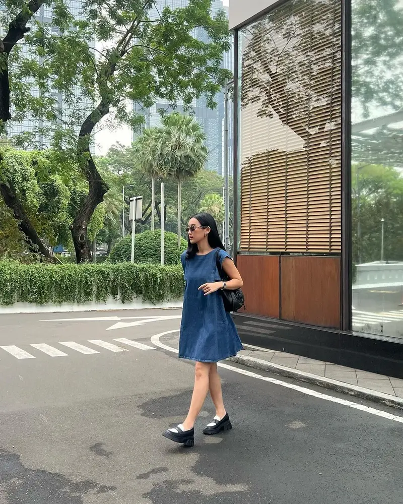 Denim Dress, Done Right: 7 Chic Ways to Wear It in 2024