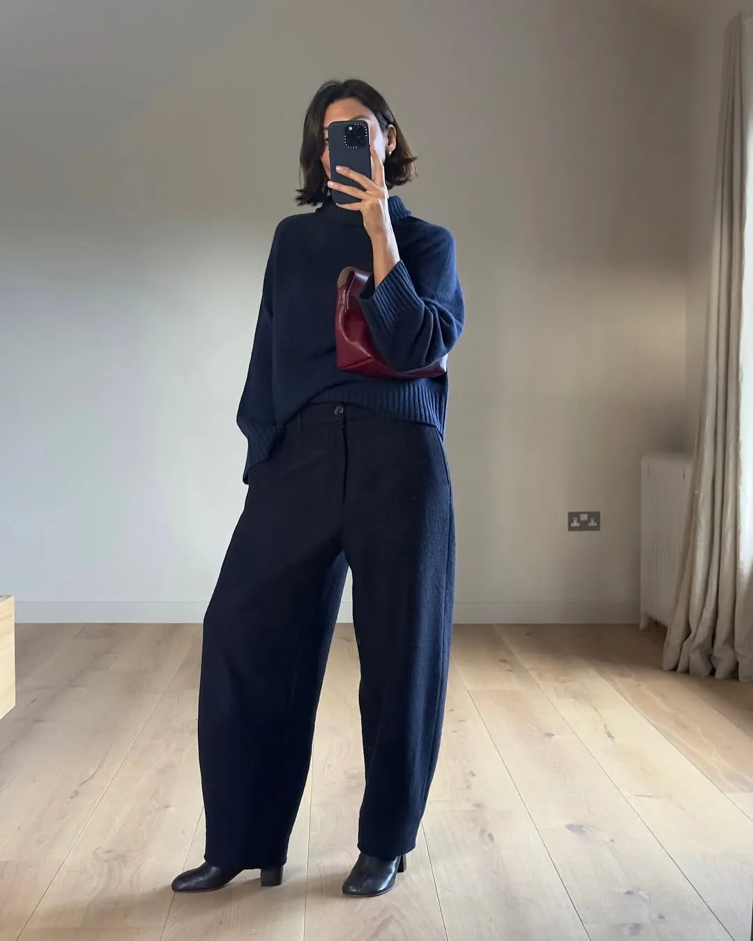 2025's Hottest Trend – How To Style Barrel Jeans Like A Fashionista
